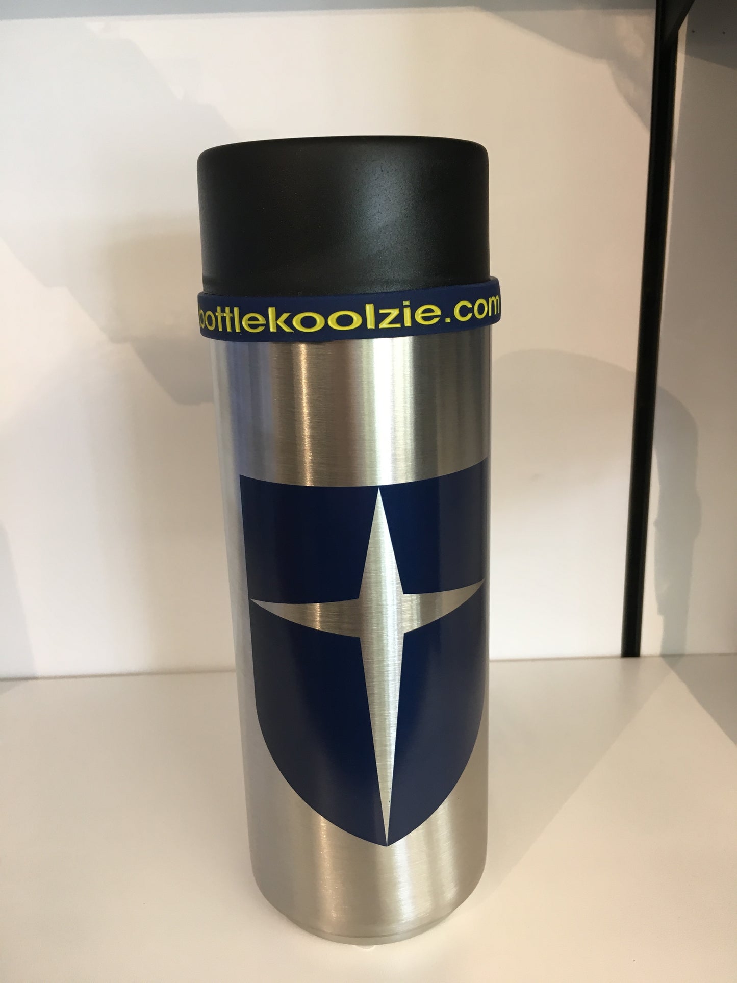 Koolzie-bottle holder